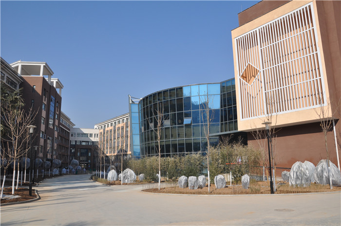 寶雞高新馬營中學(xué) (1).JPG