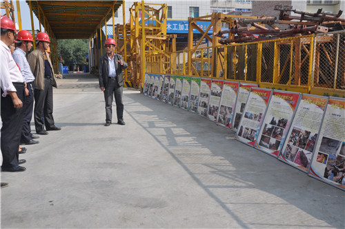 15年施工現(xiàn)場(chǎng)安全教育.JPG